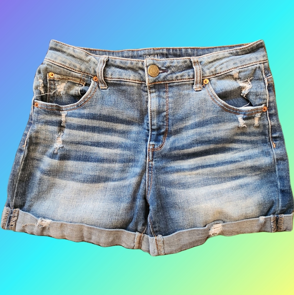 Time and Tru, Distressed, Cuffed Jean Shorts. Mid-rise. Medium Washed Size 10
